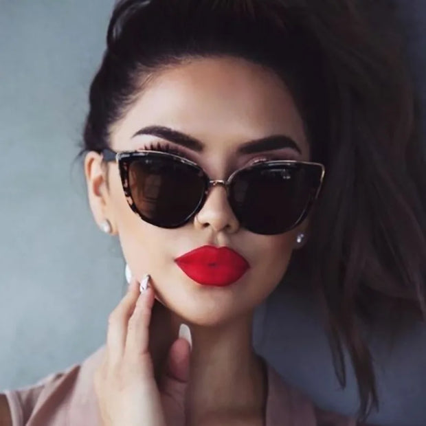 Women Luxury Vintage Gradient Retro Cat eye Sun glasses